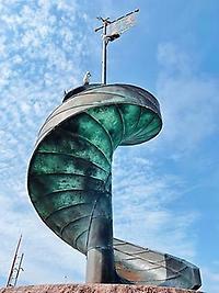 Statyn spirande snäcka i varbergs innerhamn